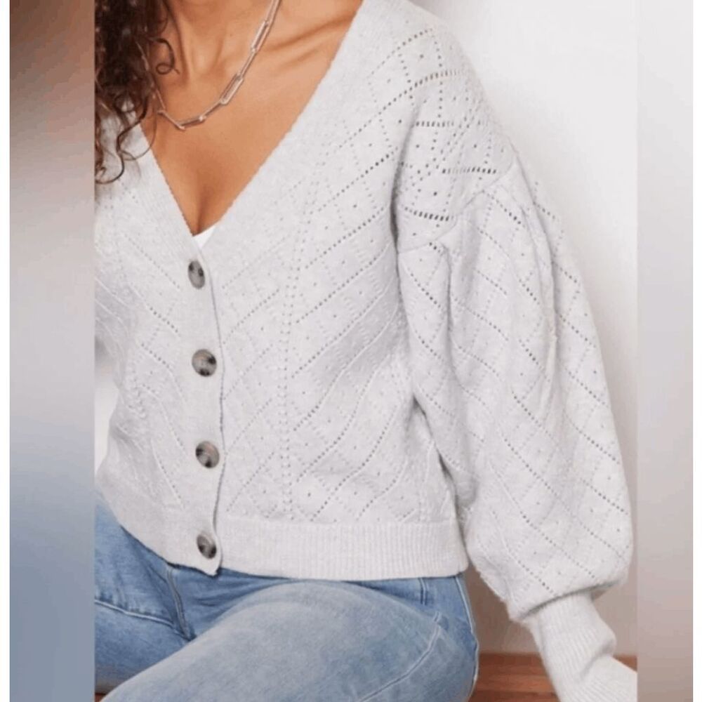 Evereve‎ Light Gray Pointelle Button-Up Cardigan M